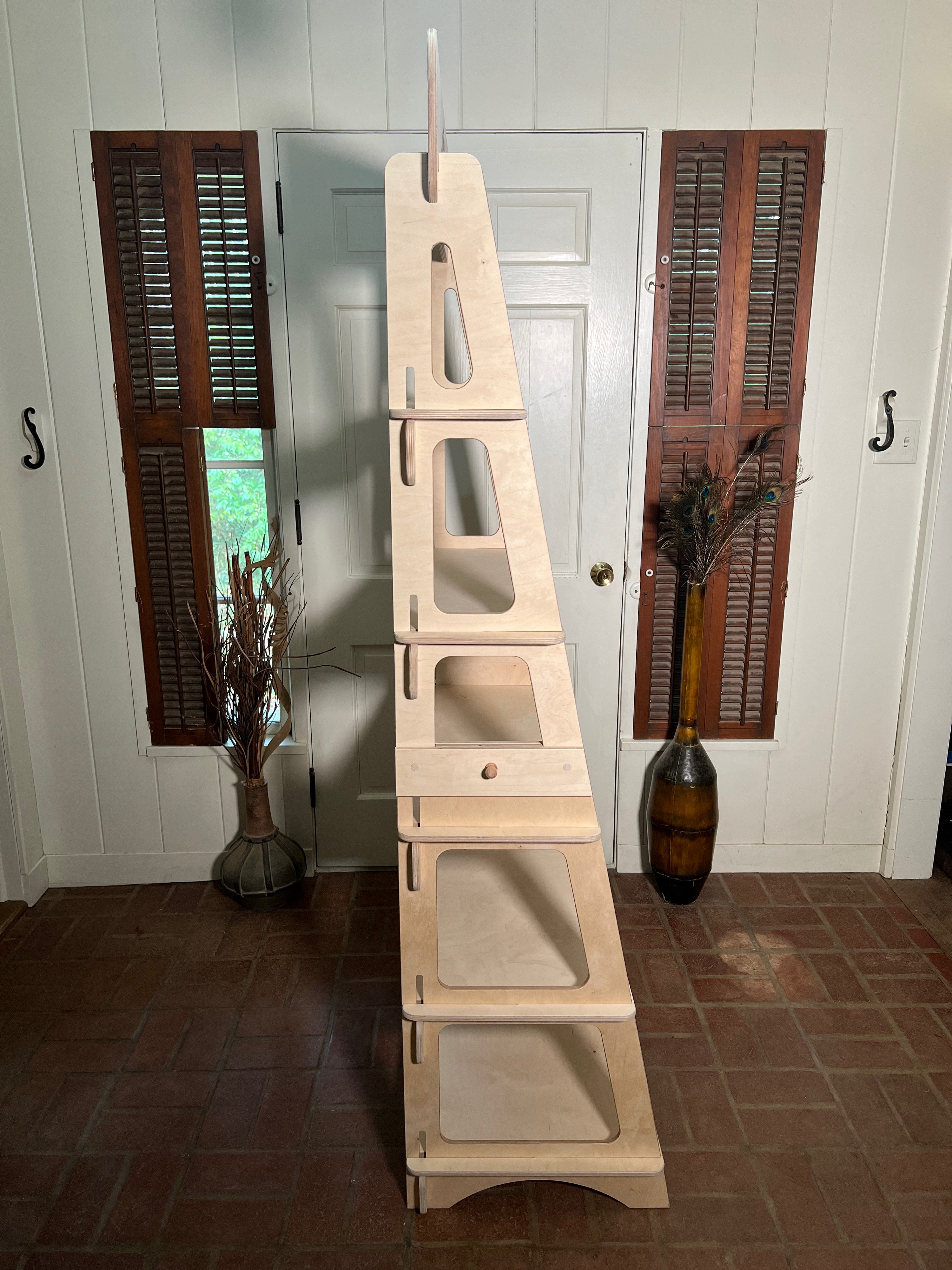 Pinnacle Display Shelf