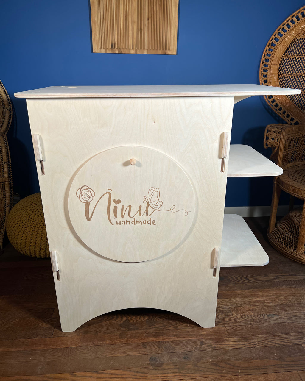 Collapsible Wooden Vendor Kiosk – Baltic Birch Craft Fair Display with Side & Back Shelves – Portable Checkout Stand for Markets And Pop-Ups