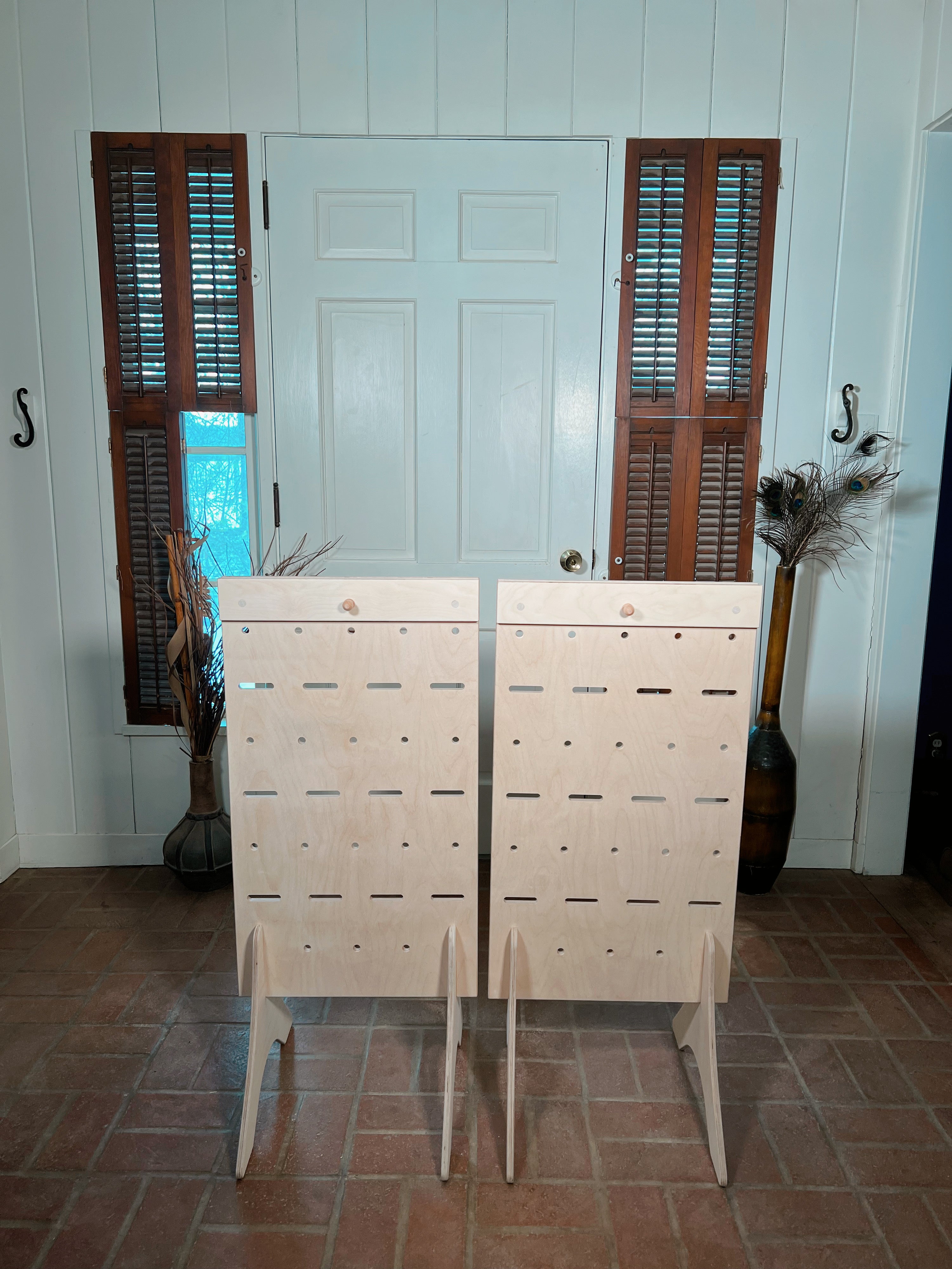 Collapsible Side-by-Side Floor Display – Modular Wood Pegboard Rack with Shelves & Pegs, Flat-Pack Exhibit for Craft Fair/Market Vendors