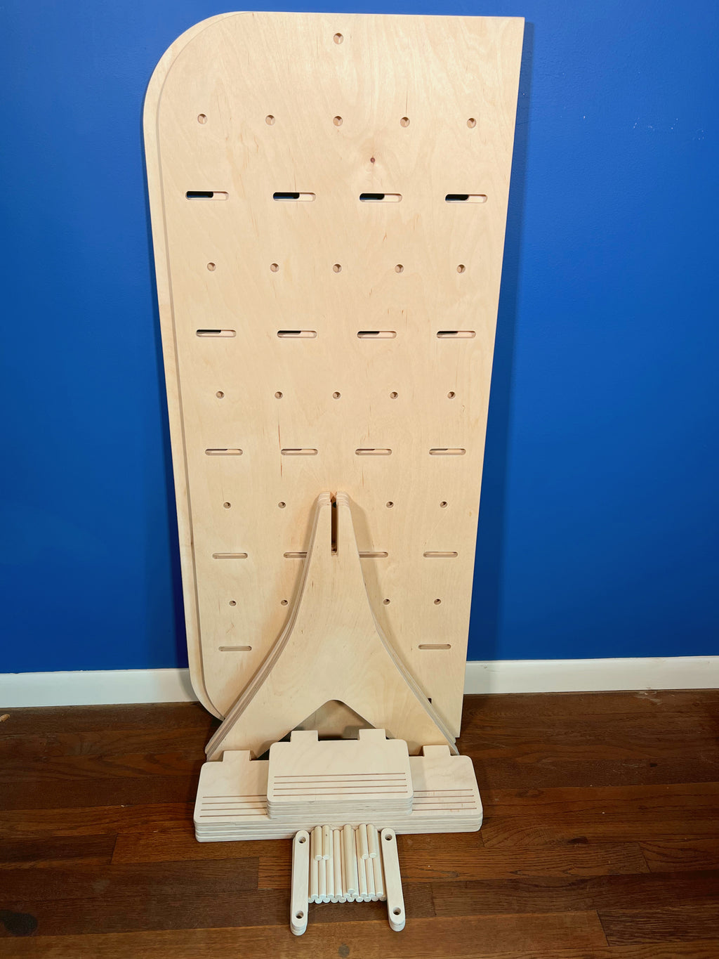 Side-by-Side Floor Display – Modular Wood Pegboard Rack with Shelves & Pegs, Flat-Pack Booth Organizer for Craft Fairs And Retail Vendors