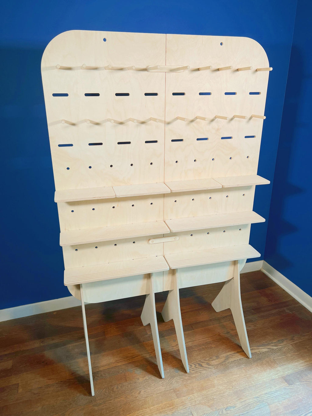 Side-by-Side Floor Display – Modular Wood Pegboard Rack with Shelves & Pegs, Flat-Pack Booth Organizer for Craft Fairs And Retail Vendors