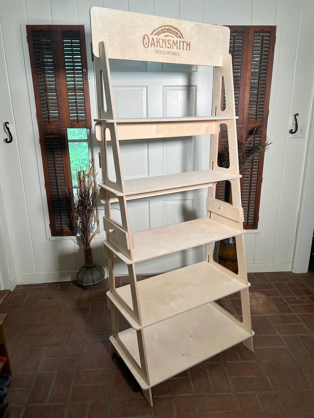 Pinnacle Display Shelf