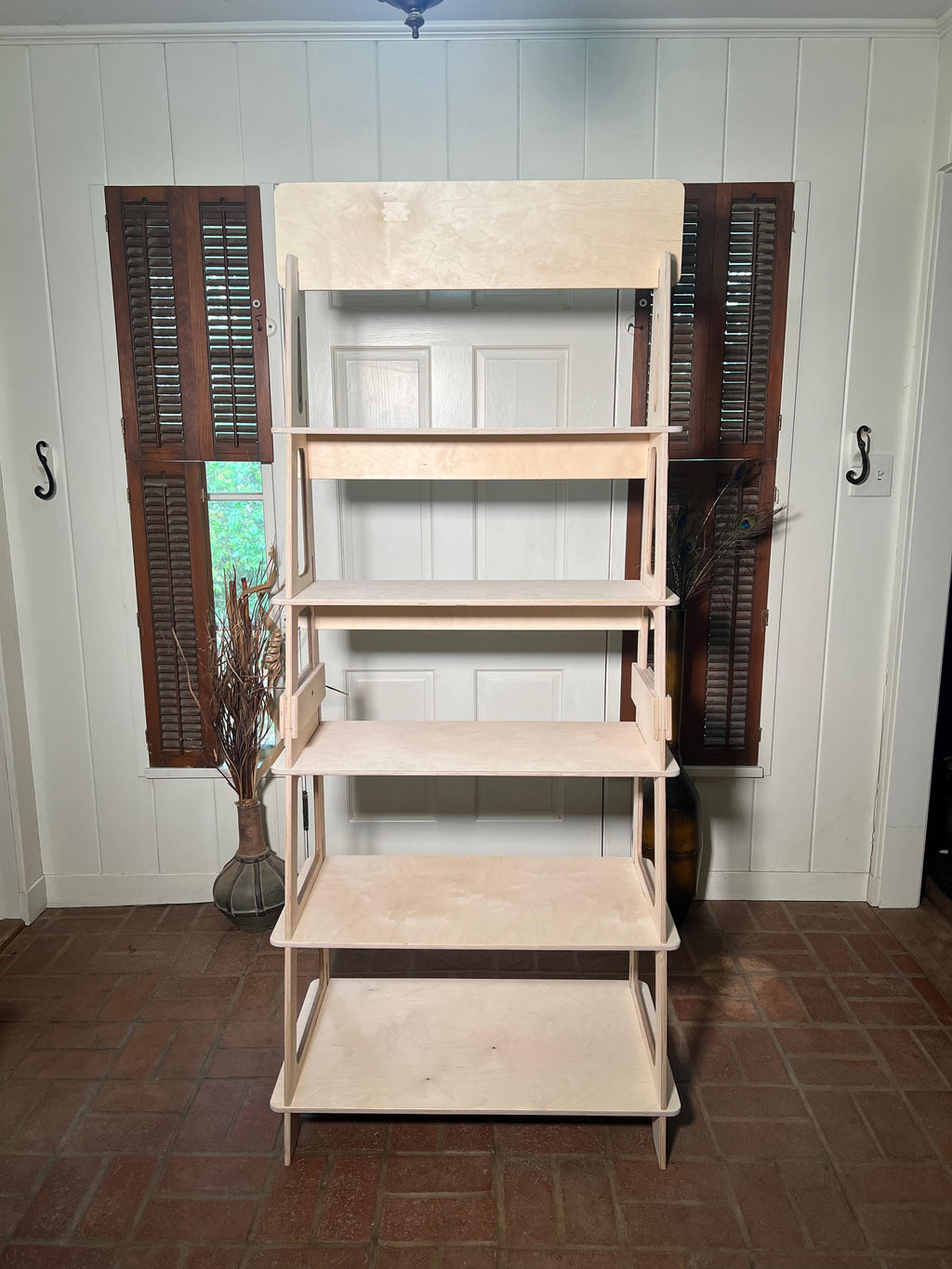 Pinnacle Display Shelf