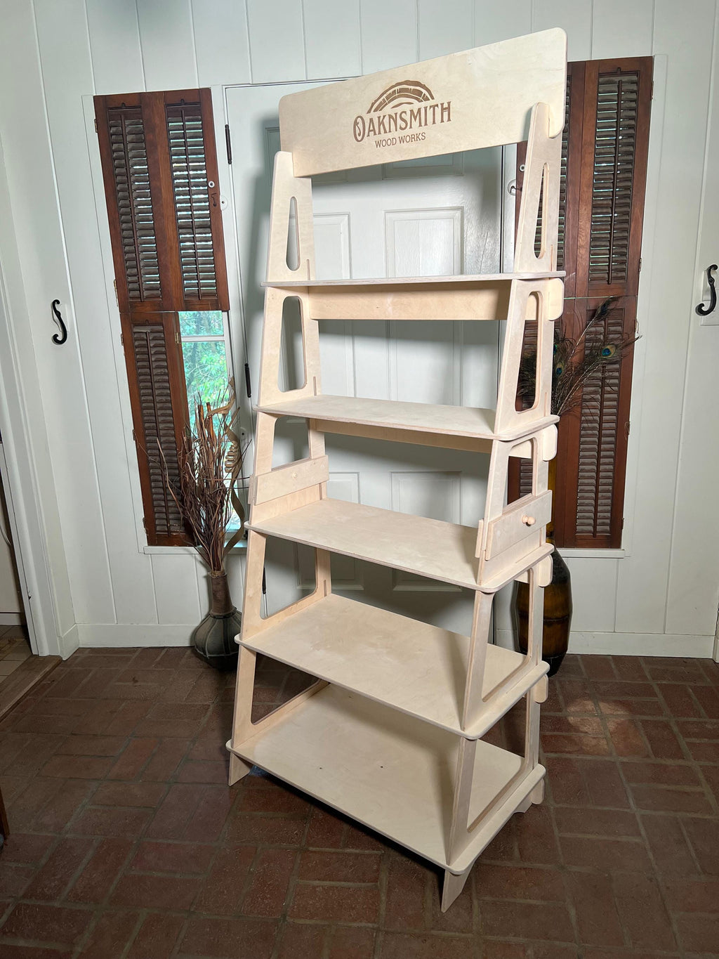 Pinnacle Display Shelf